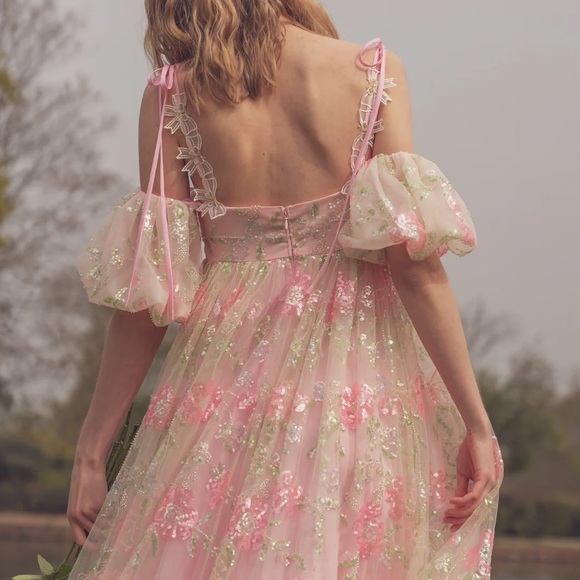 Fairy Tong dress - Picture 12 of 12